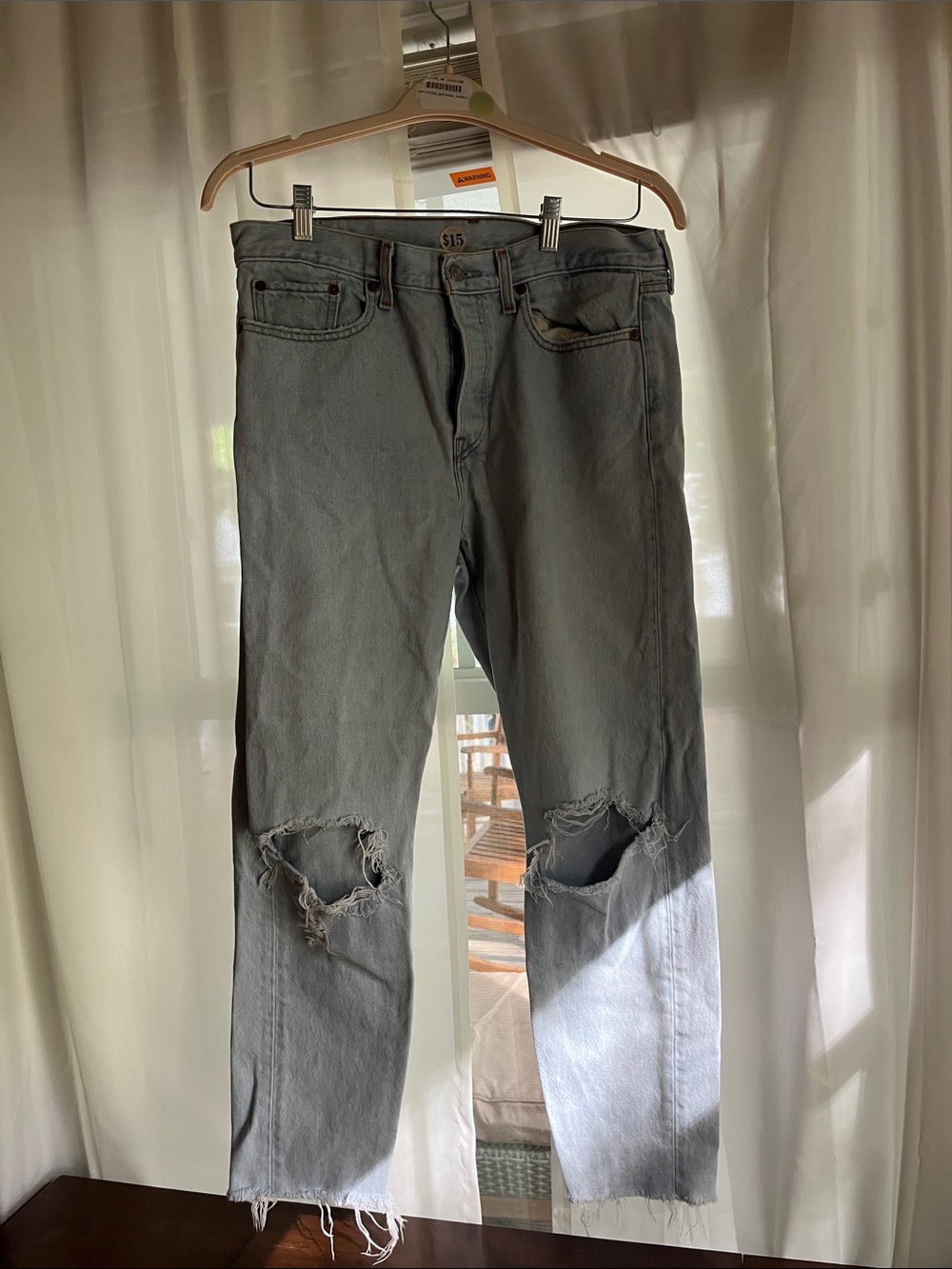 Levi's Women's Straight-Leg Jeans - Light Gray Distressed Knees